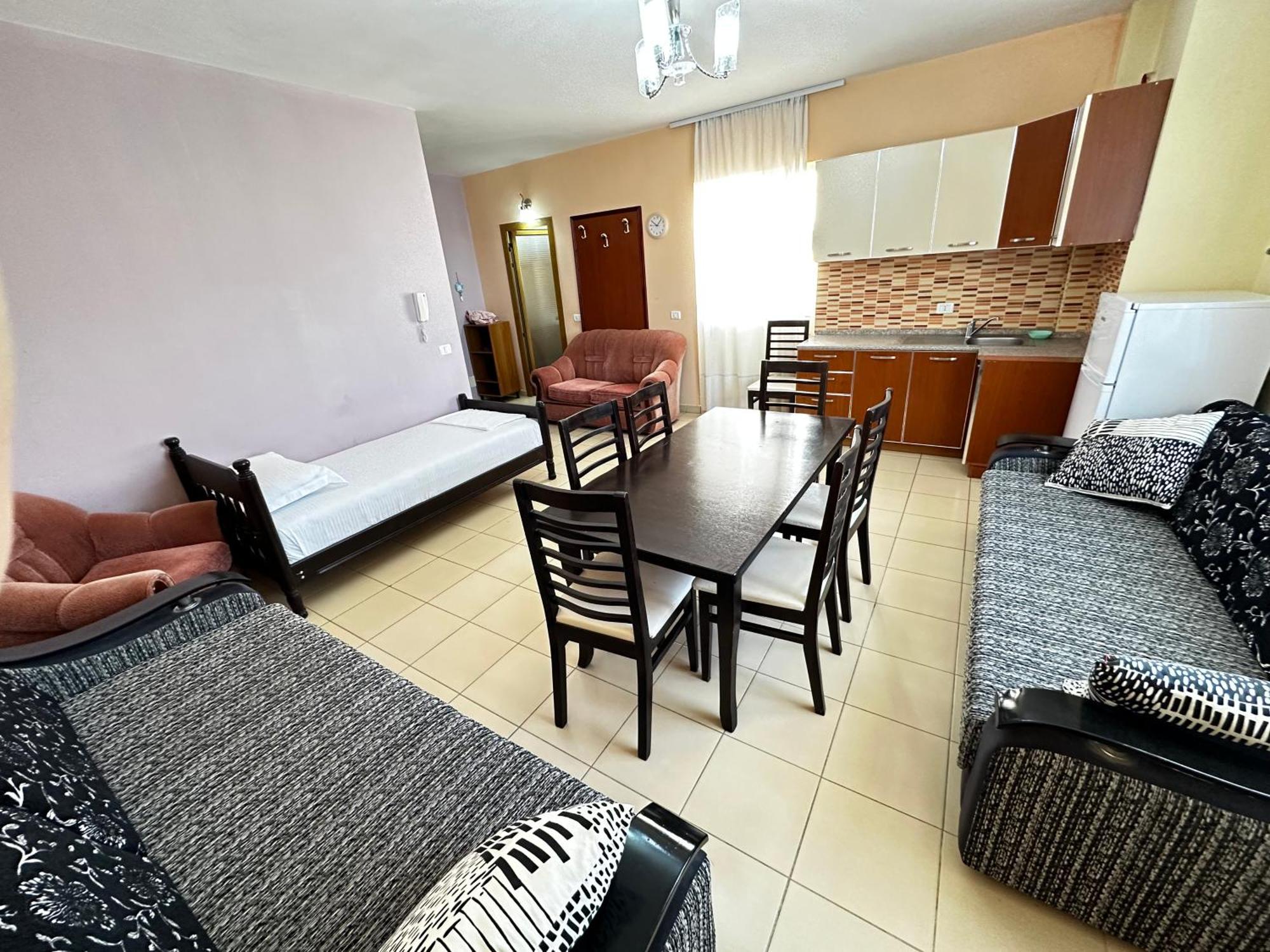 Romance Holiday Garden Inn Durrës Esterno foto