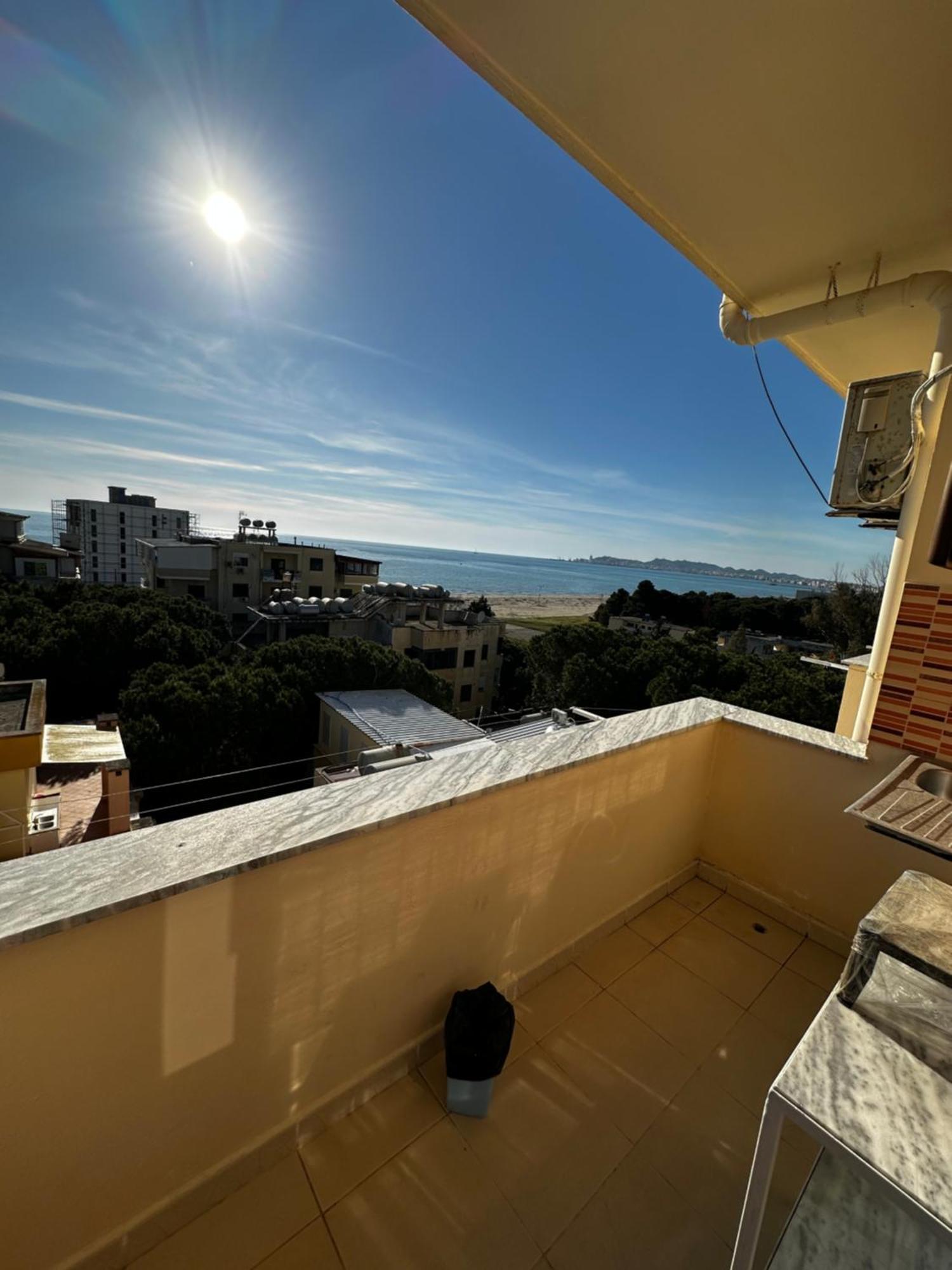 Romance Holiday Garden Inn Durrës Esterno foto