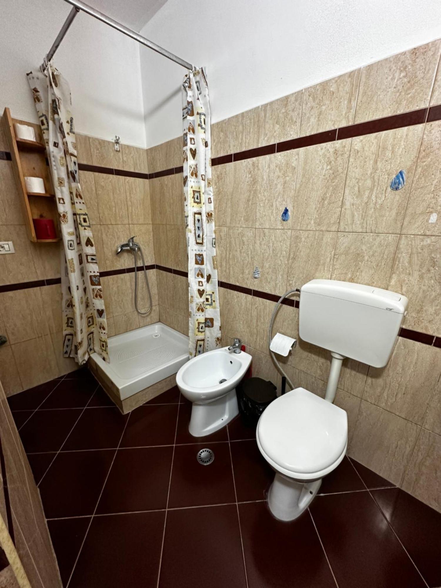 Romance Holiday Garden Inn Durrës Esterno foto