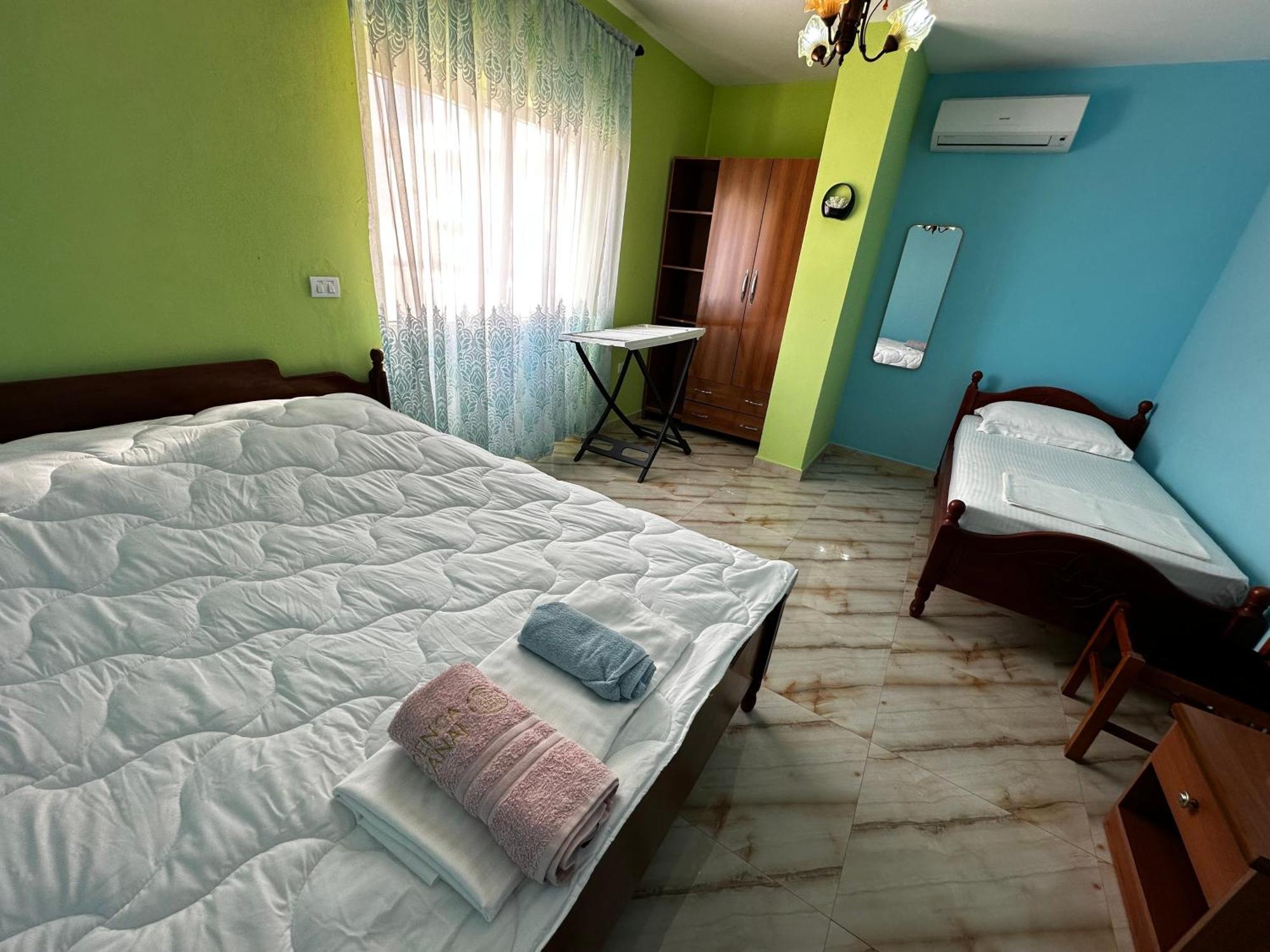 Romance Holiday Garden Inn Durrës Esterno foto